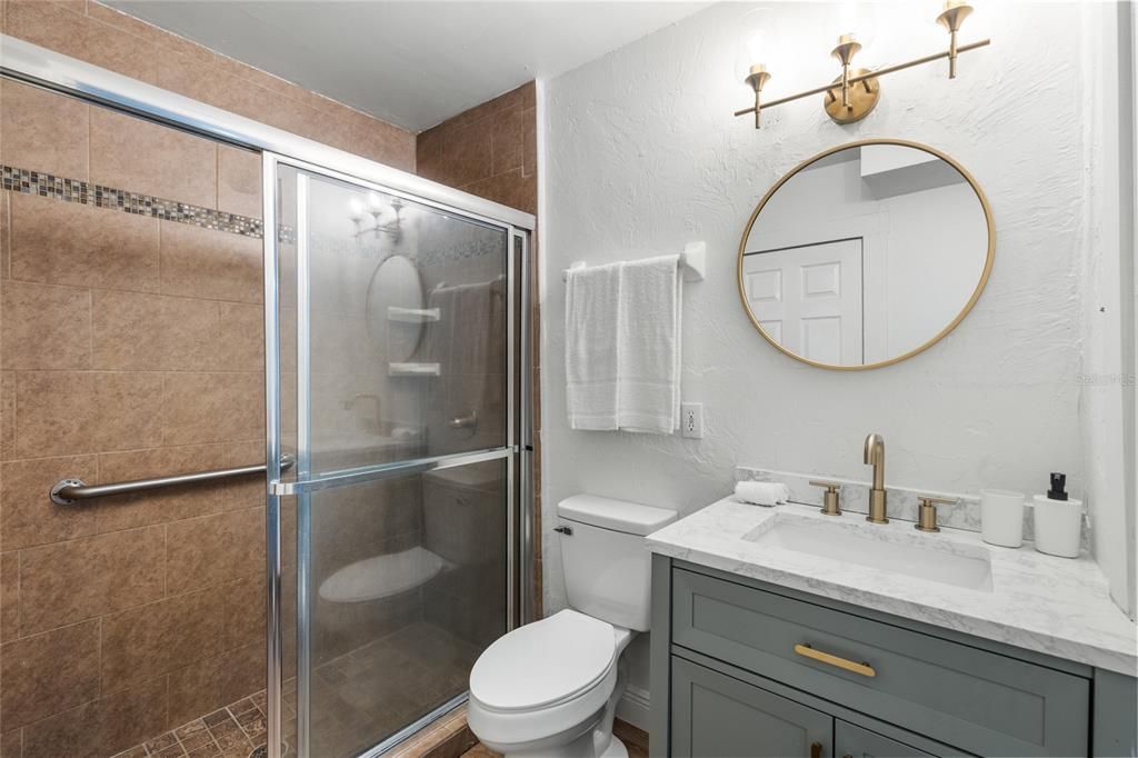 For Sale: $229,900 (2 beds, 1 baths, 847 Square Feet)