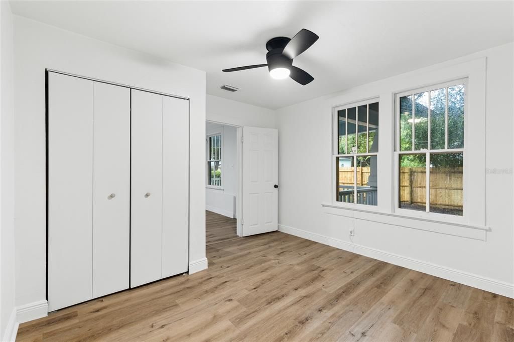 For Sale: $229,900 (2 beds, 1 baths, 847 Square Feet)