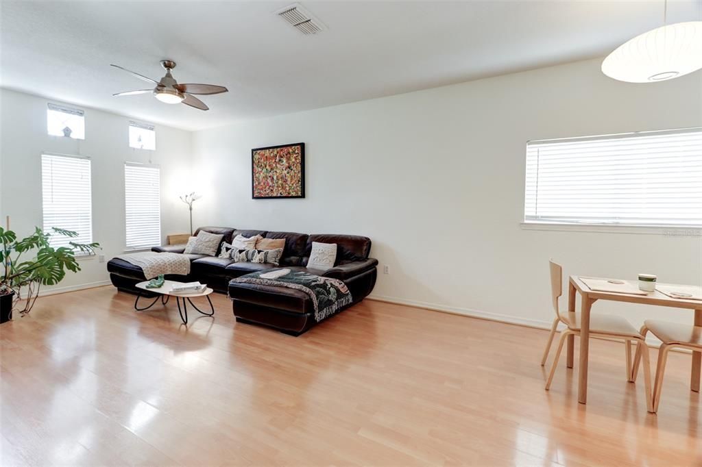 Active With Contract: $2,500 (4 beds, 2 baths, 1724 Square Feet)