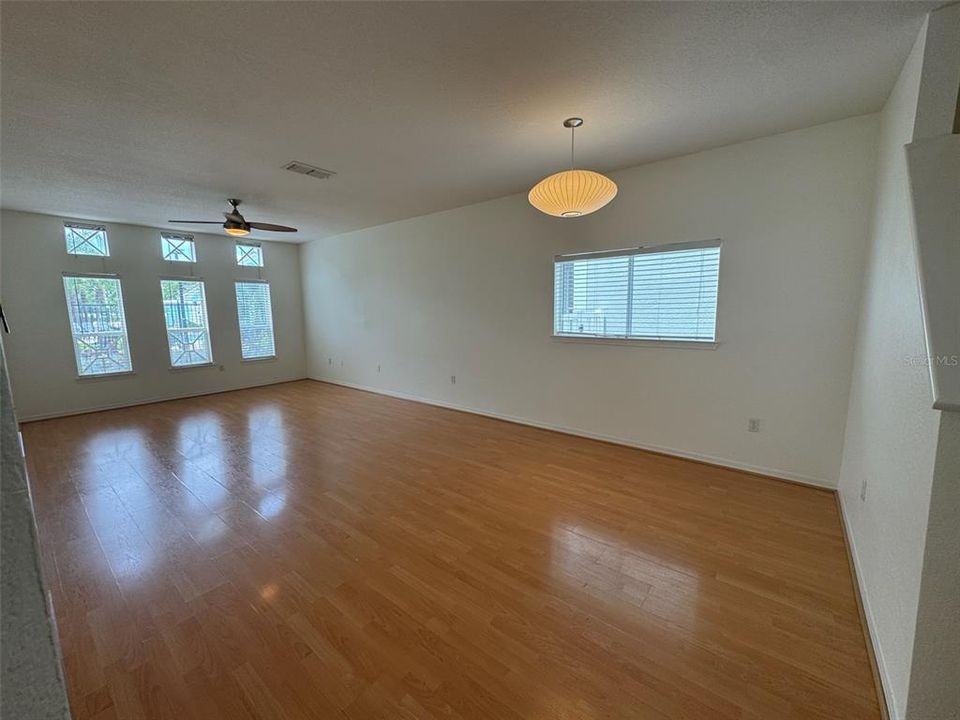 Active With Contract: $2,500 (4 beds, 2 baths, 1724 Square Feet)
