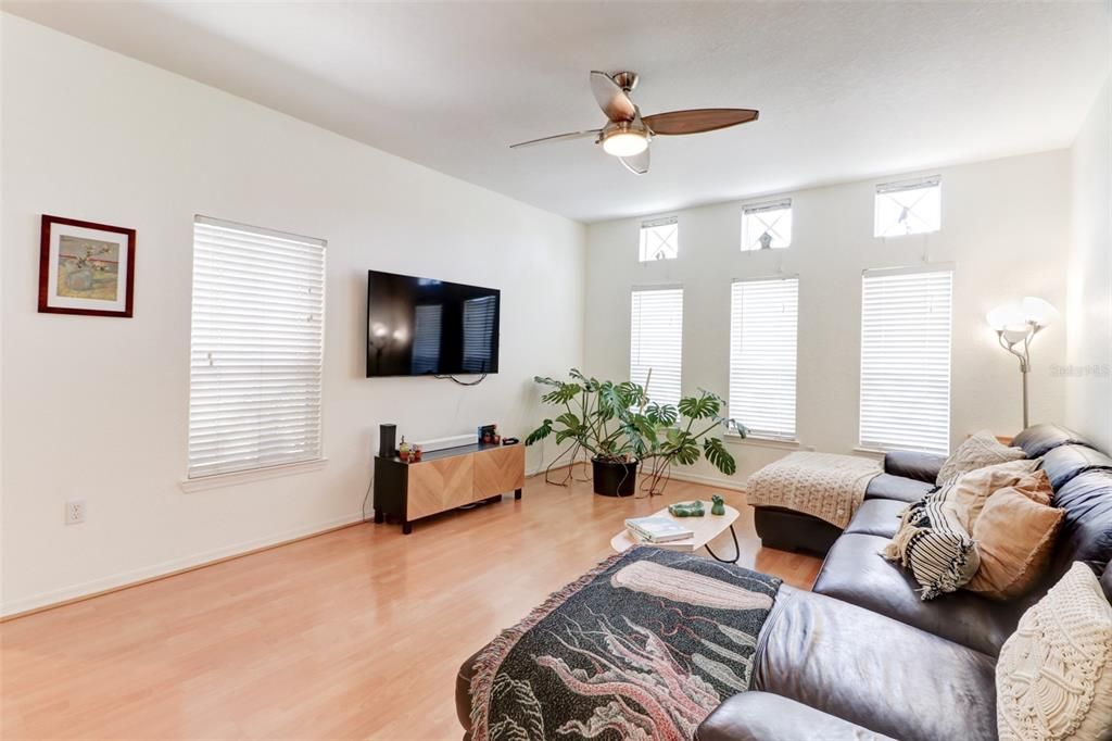 Active With Contract: $2,500 (4 beds, 2 baths, 1724 Square Feet)