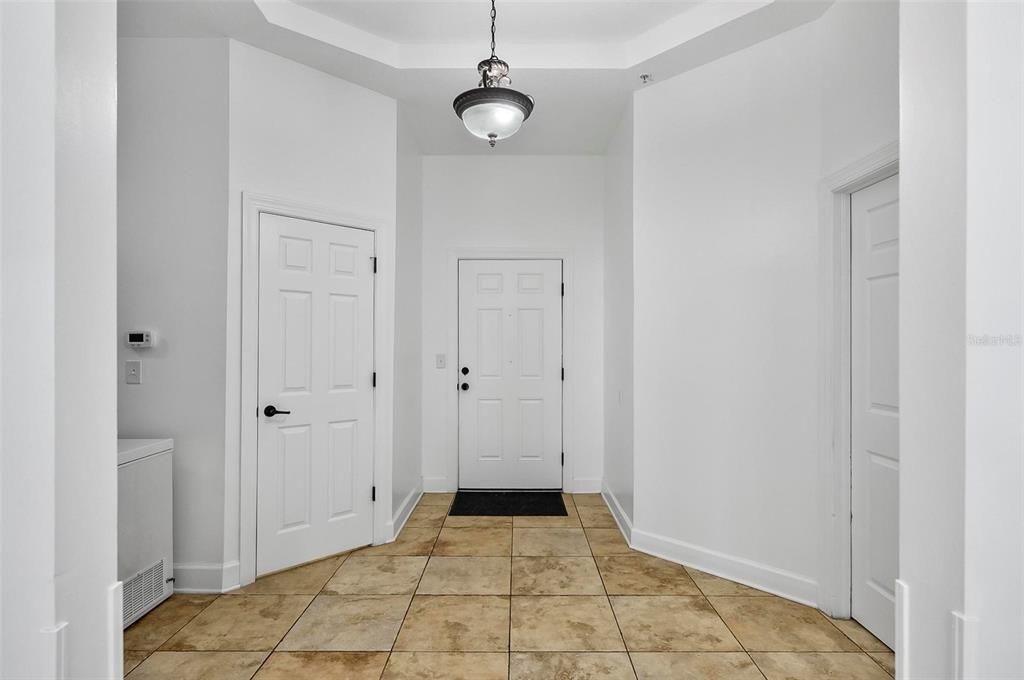 待售: $385,000 (3 贝兹, 2 浴室, 2325 平方英尺)