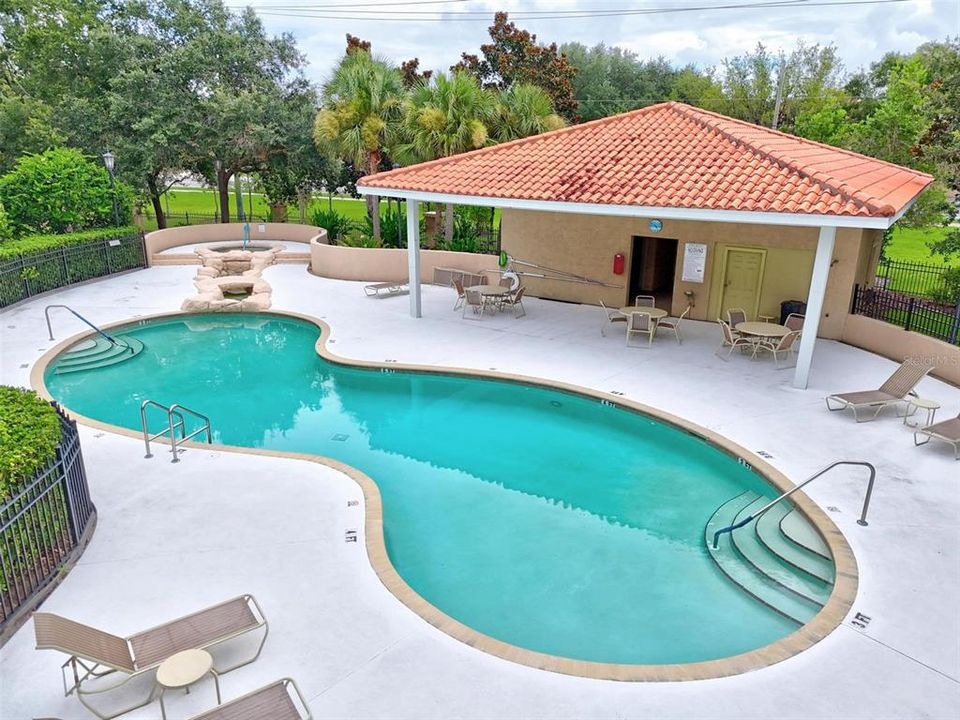 待售: $385,000 (3 贝兹, 2 浴室, 2325 平方英尺)