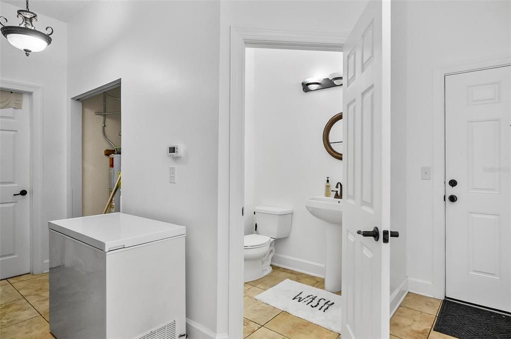 待售: $385,000 (3 贝兹, 2 浴室, 2325 平方英尺)