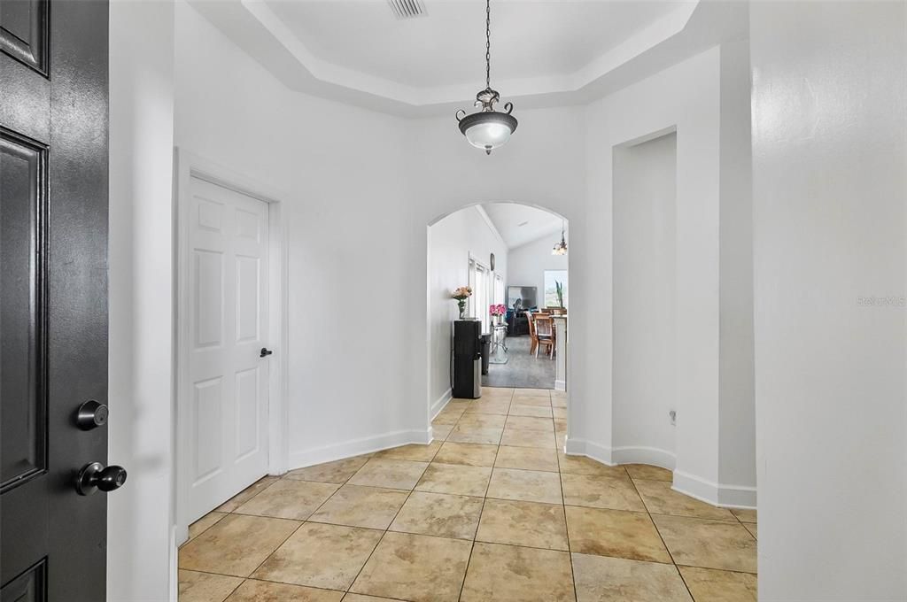 待售: $385,000 (3 贝兹, 2 浴室, 2325 平方英尺)