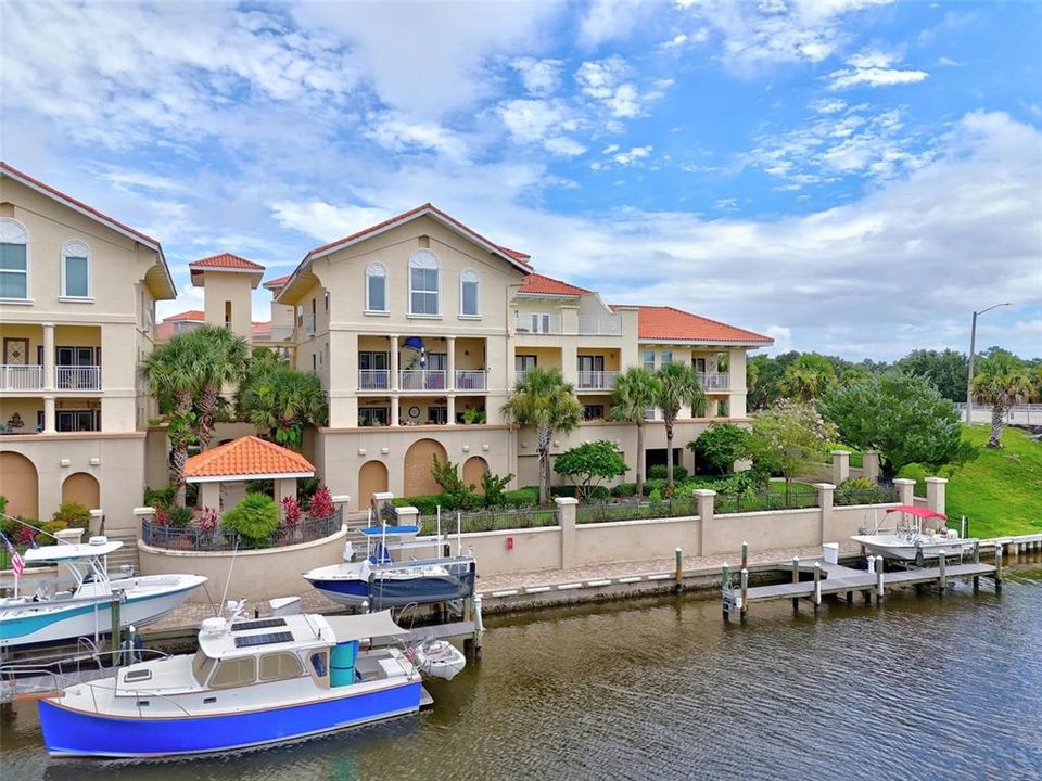 待售: $385,000 (3 贝兹, 2 浴室, 2325 平方英尺)