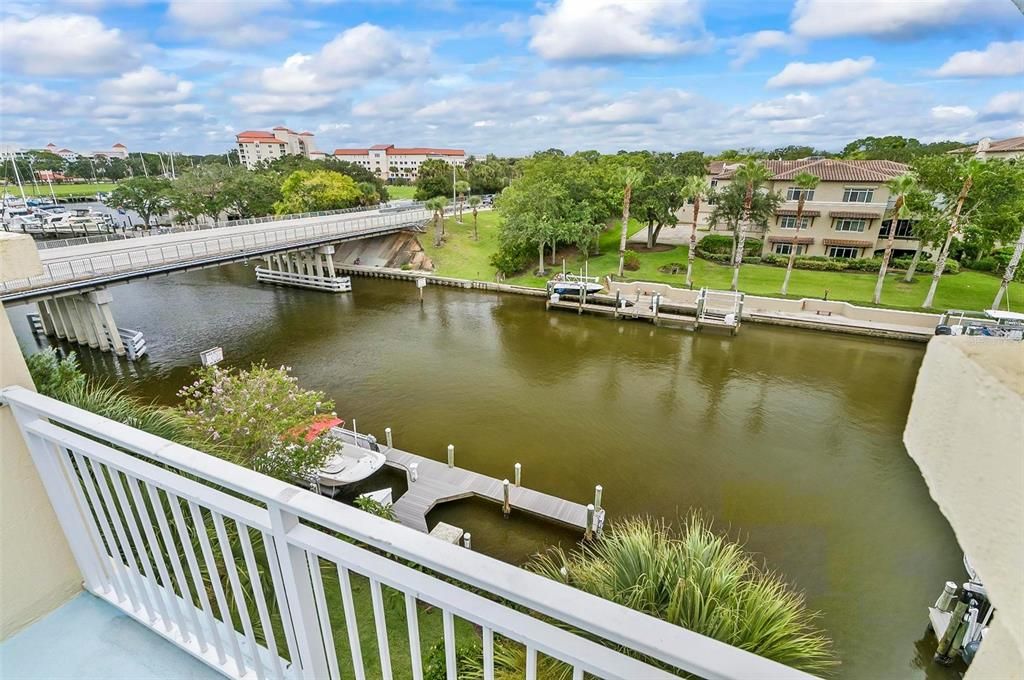 待售: $385,000 (3 贝兹, 2 浴室, 2325 平方英尺)