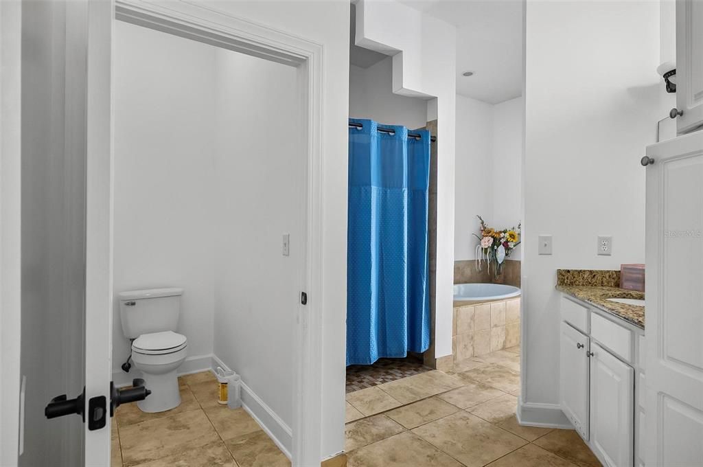 待售: $385,000 (3 贝兹, 2 浴室, 2325 平方英尺)