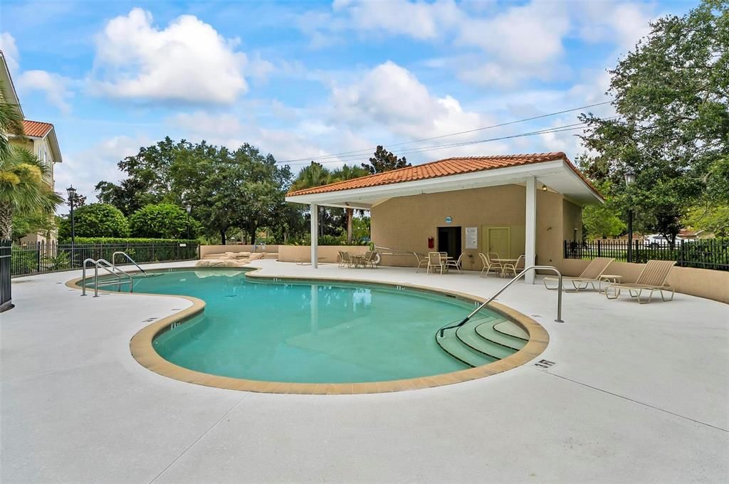 待售: $385,000 (3 贝兹, 2 浴室, 2325 平方英尺)