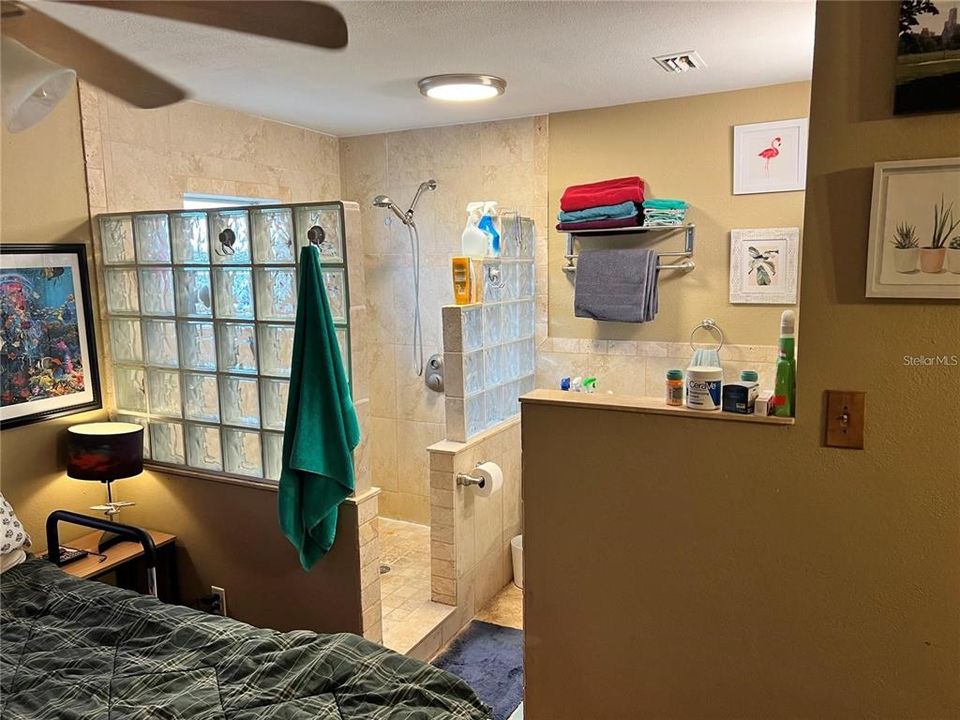 На продажу: $275,000 (3 спален, 2 ванн, 1300 Квадратных фут)