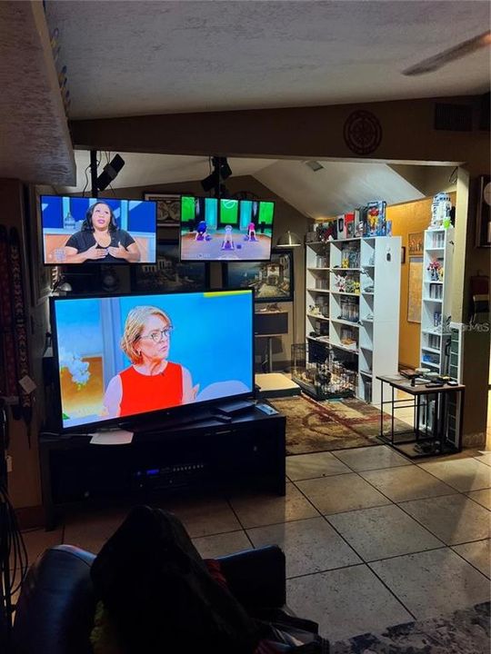 На продажу: $275,000 (3 спален, 2 ванн, 1300 Квадратных фут)