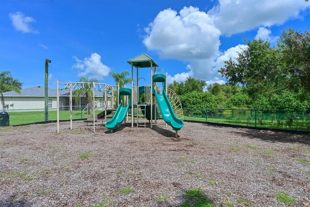 Active With Contract: $245,000 (3 beds, 2 baths, 1142 Square Feet)