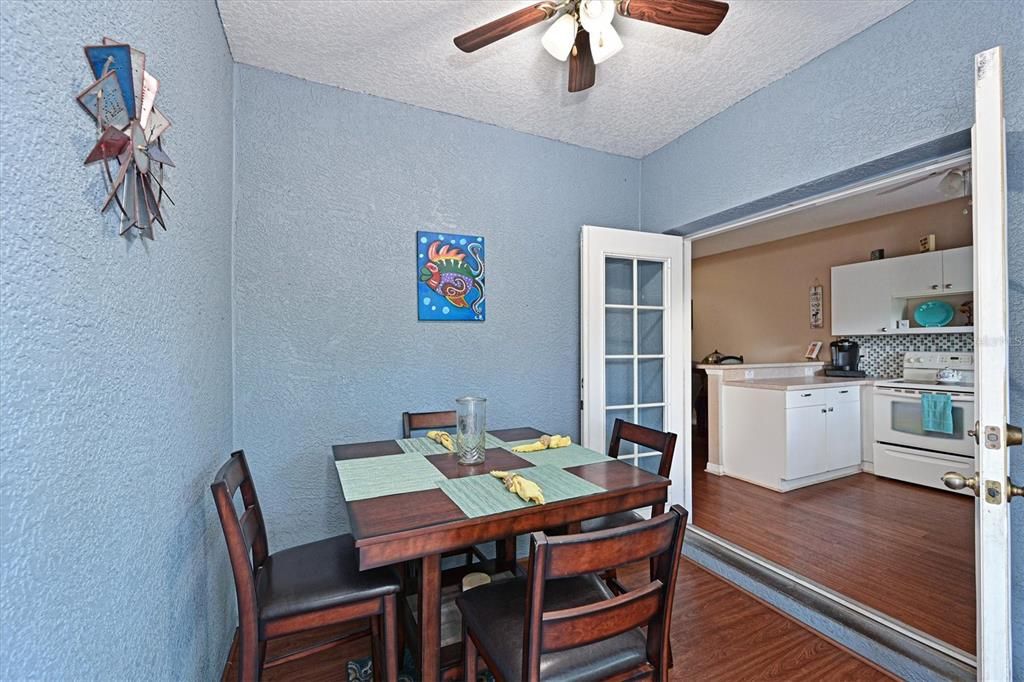 Active With Contract: $245,000 (3 beds, 2 baths, 1142 Square Feet)