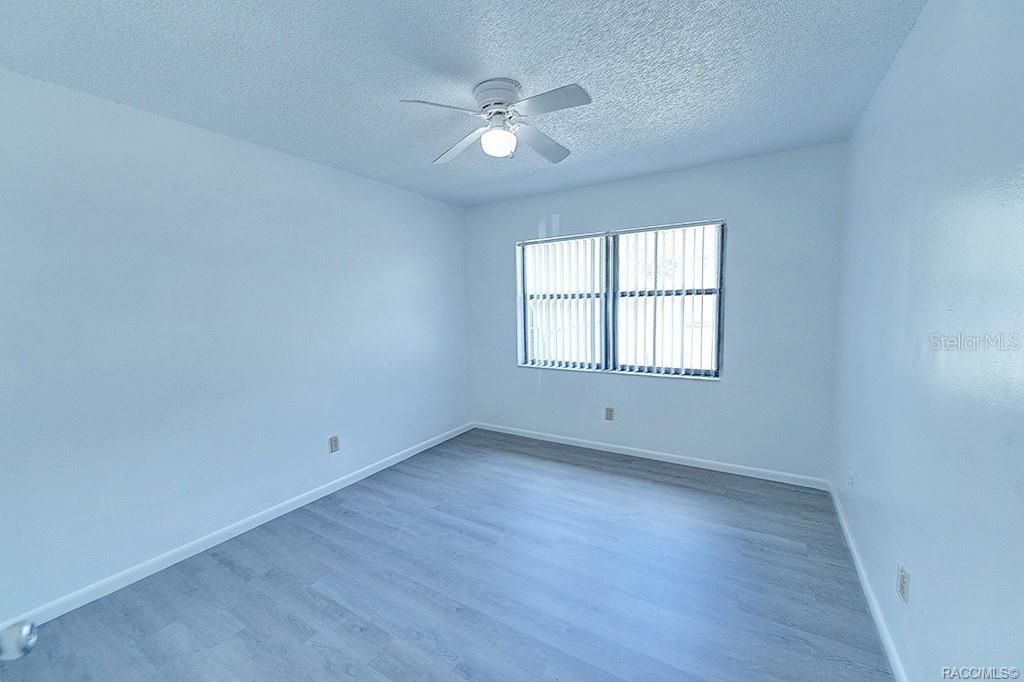На продажу: $245,000 (4 спален, 0 ванн, 1530 Квадратных фут)