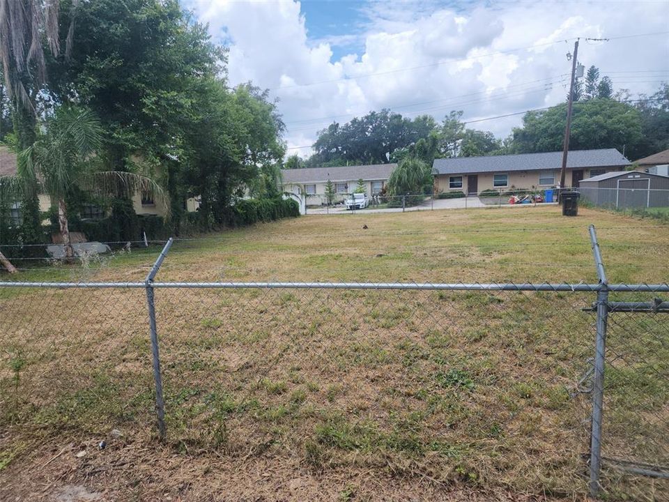 待售: $88,000 (0.14 acres)