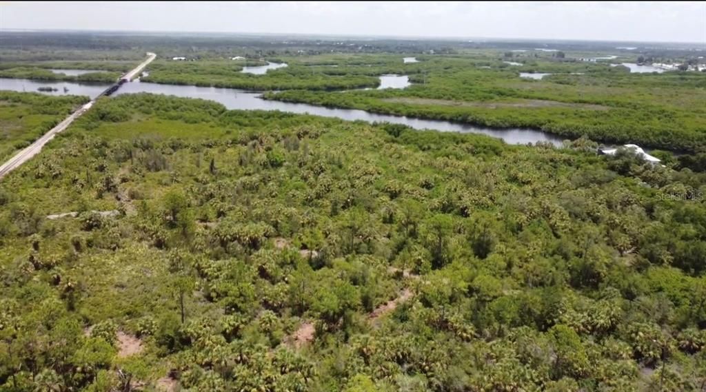 На продажу: $465,000 (6.91 acres)
