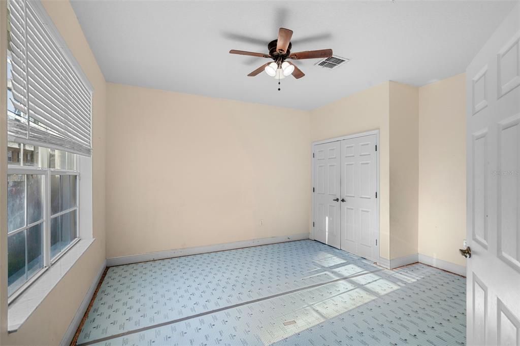 Под контрактом: $310,000 (4 спален, 2 ванн, 2146 Квадратных фут)