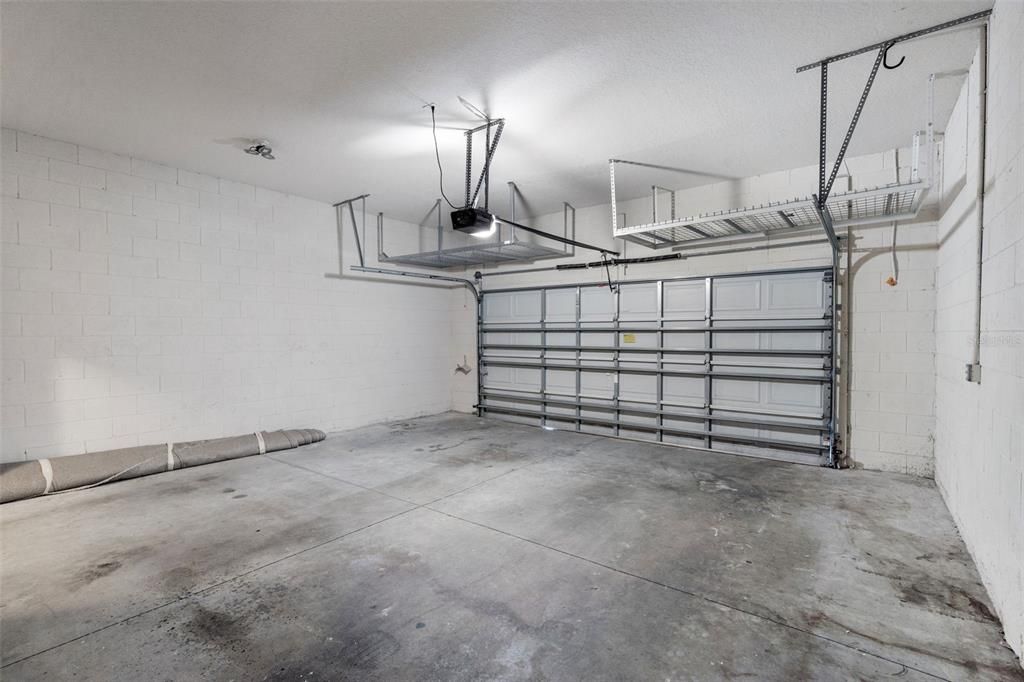 Под контрактом: $310,000 (4 спален, 2 ванн, 2146 Квадратных фут)