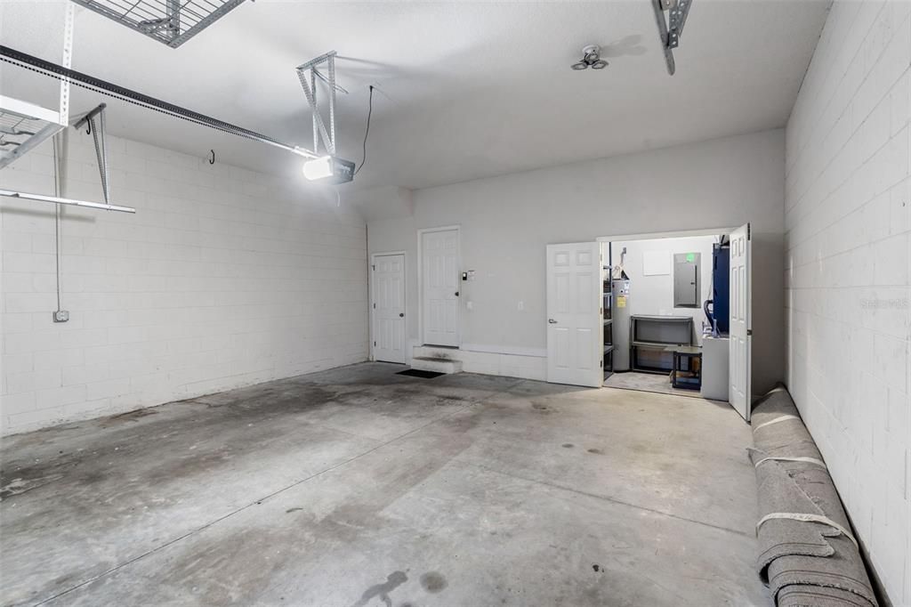 Под контрактом: $310,000 (4 спален, 2 ванн, 2146 Квадратных фут)