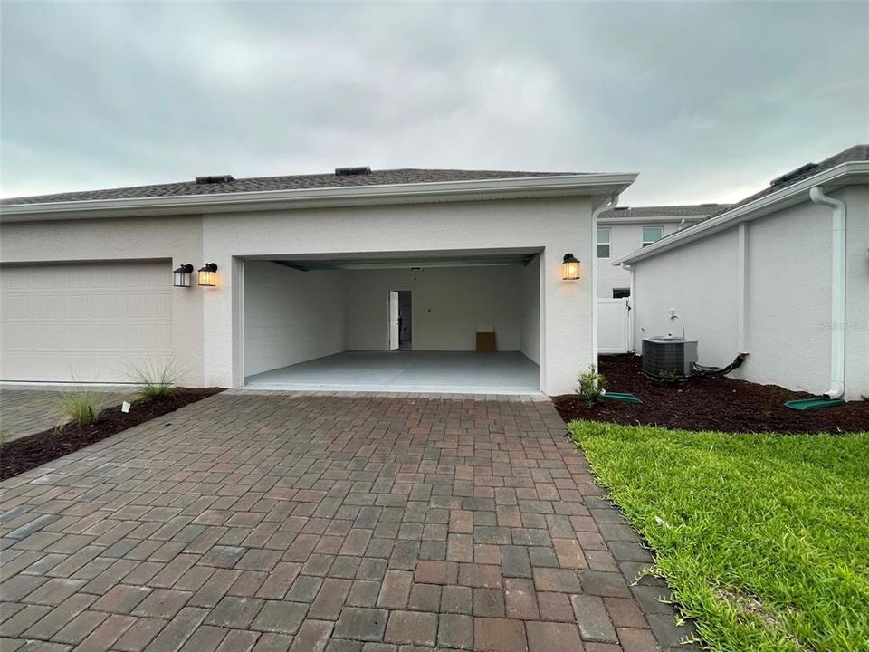 Под контрактом: $2,525 (3 спален, 2 ванн, 1636 Квадратных фут)