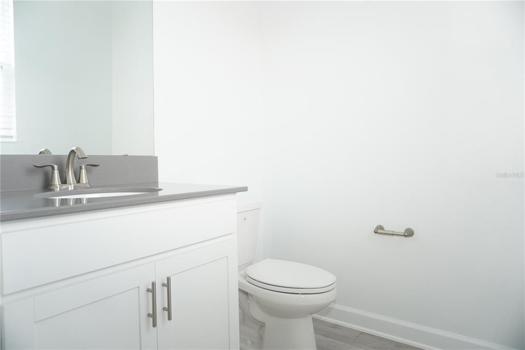 Под контрактом: $2,525 (3 спален, 2 ванн, 1636 Квадратных фут)