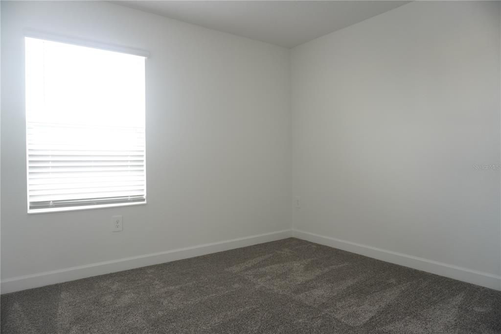 Под контрактом: $2,525 (3 спален, 2 ванн, 1636 Квадратных фут)