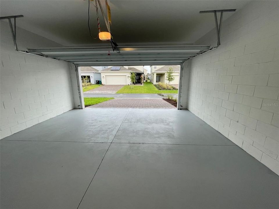 Под контрактом: $2,525 (3 спален, 2 ванн, 1636 Квадратных фут)