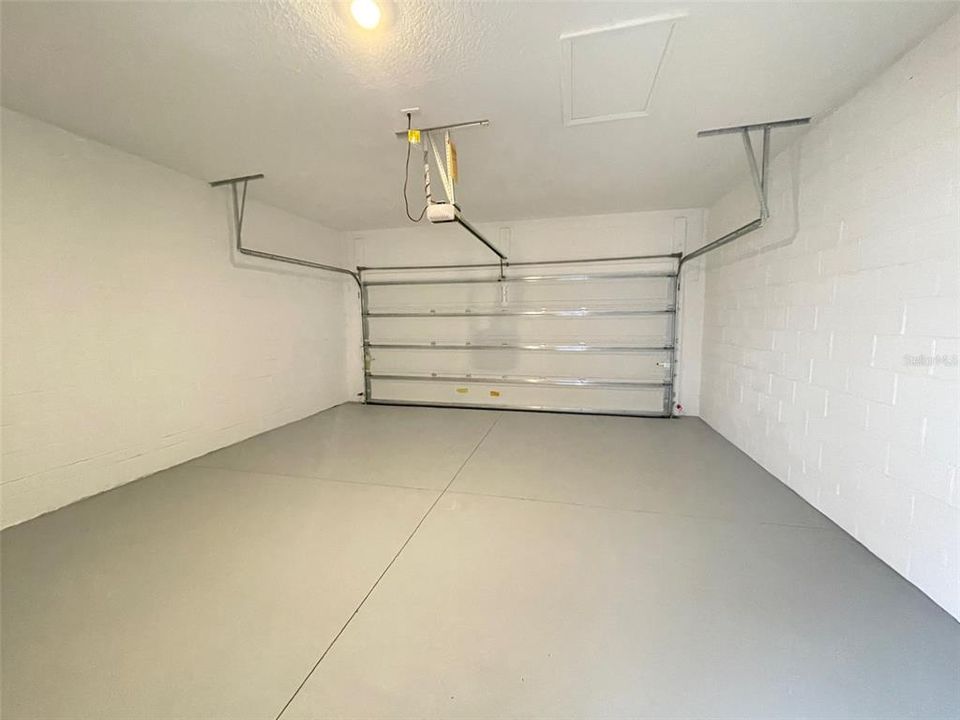 Под контрактом: $2,525 (3 спален, 2 ванн, 1636 Квадратных фут)