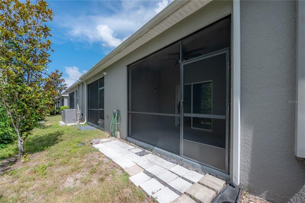 For Rent: $2,300 (3 beds, 2 baths, 1928 Square Feet)