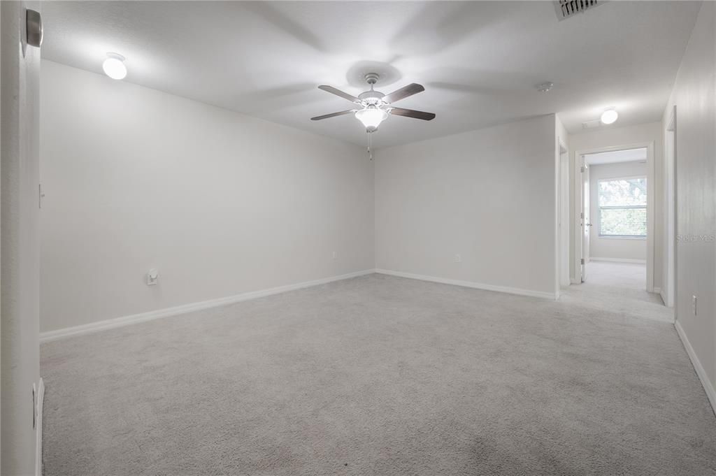 For Rent: $2,300 (3 beds, 2 baths, 1928 Square Feet)