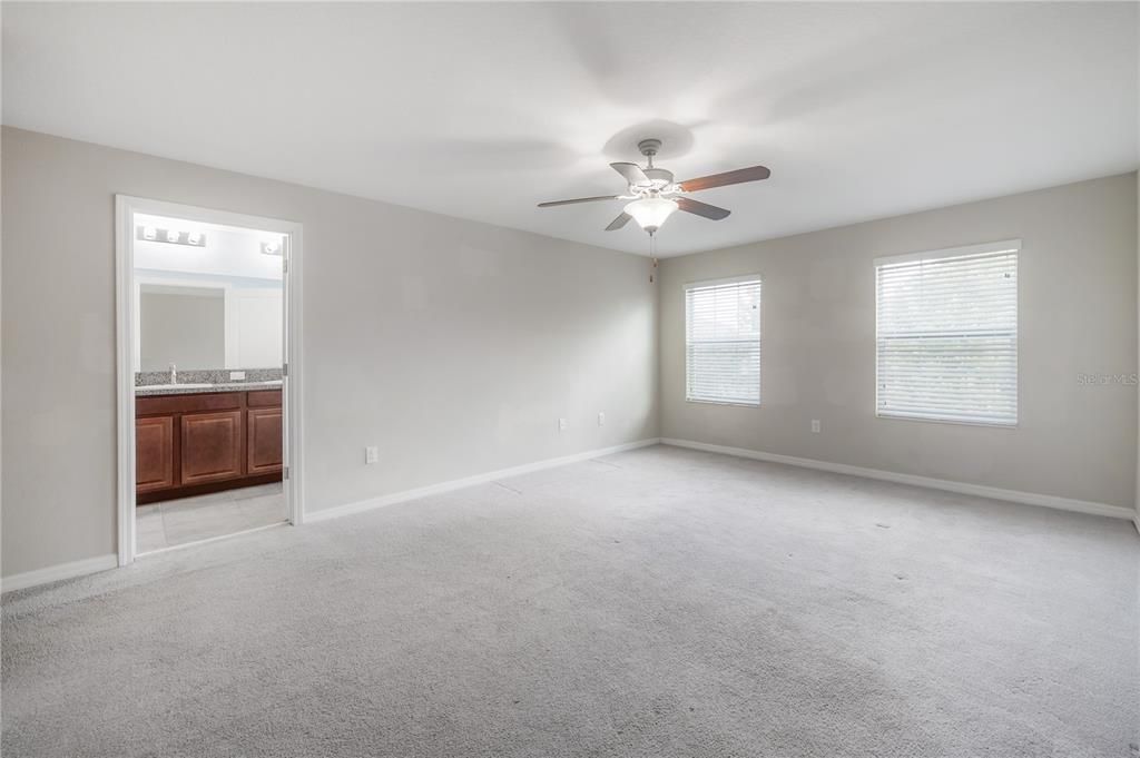 For Rent: $2,300 (3 beds, 2 baths, 1928 Square Feet)