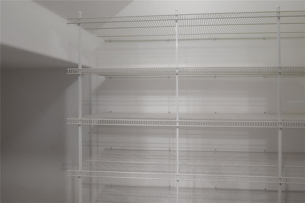 For Rent: $2,300 (3 beds, 2 baths, 1928 Square Feet)