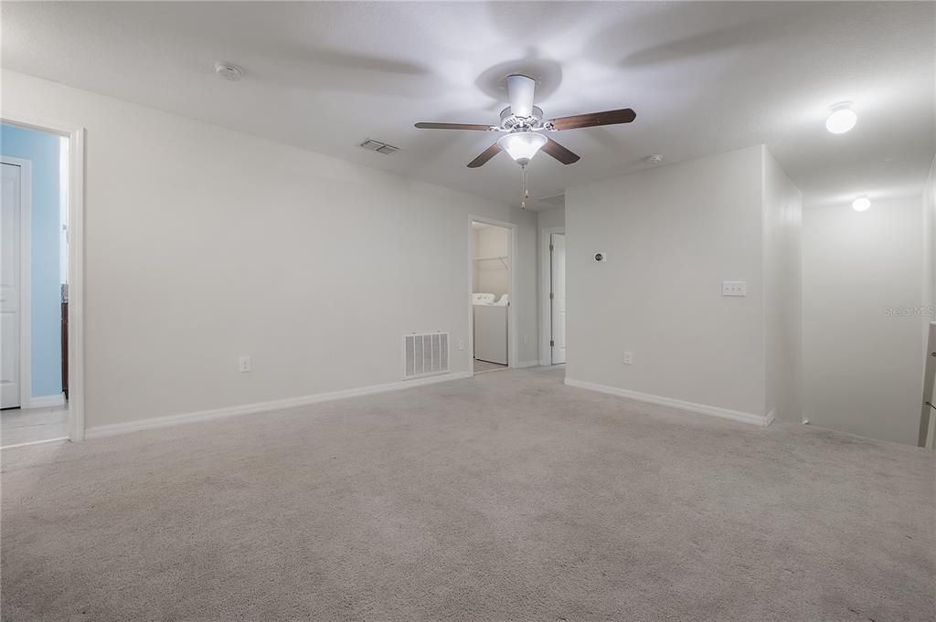 For Rent: $2,300 (3 beds, 2 baths, 1928 Square Feet)