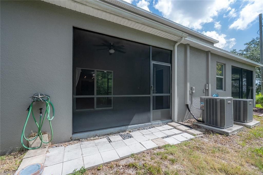 For Rent: $2,300 (3 beds, 2 baths, 1928 Square Feet)