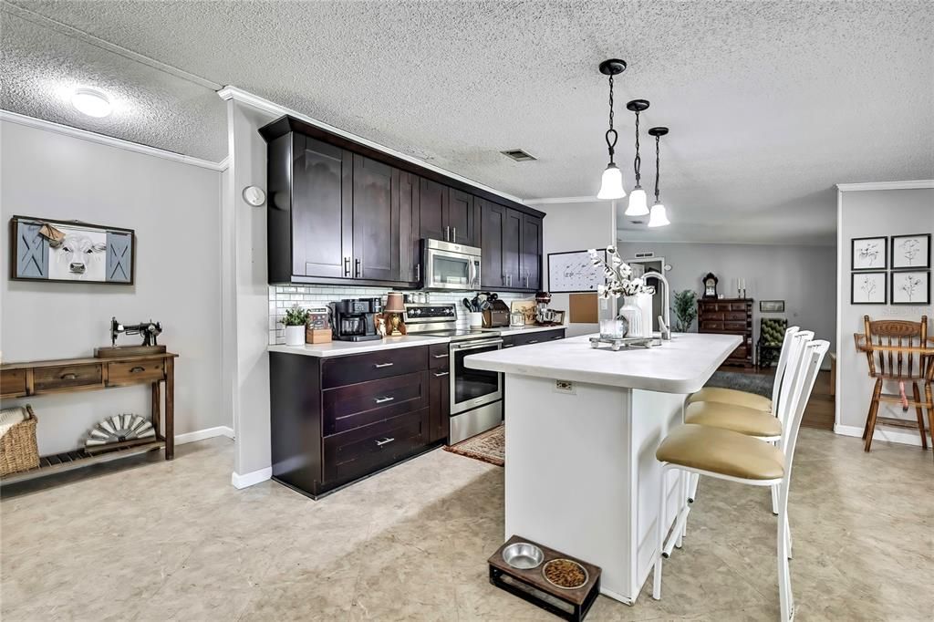 For Sale: $399,995 (3 beds, 2 baths, 1620 Square Feet)