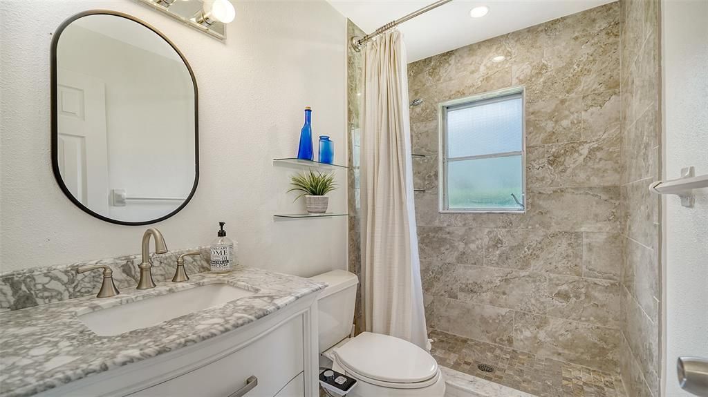 Active With Contract: $2,500 (2 beds, 2 baths, 1118 Square Feet)