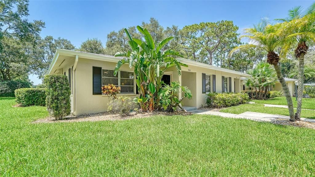 Active With Contract: $2,500 (2 beds, 2 baths, 1118 Square Feet)