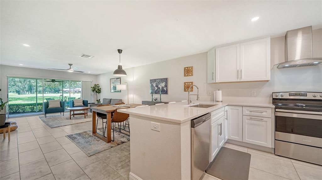 Active With Contract: $2,500 (2 beds, 2 baths, 1118 Square Feet)