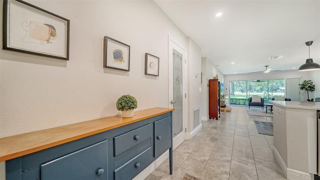 Active With Contract: $2,500 (2 beds, 2 baths, 1118 Square Feet)