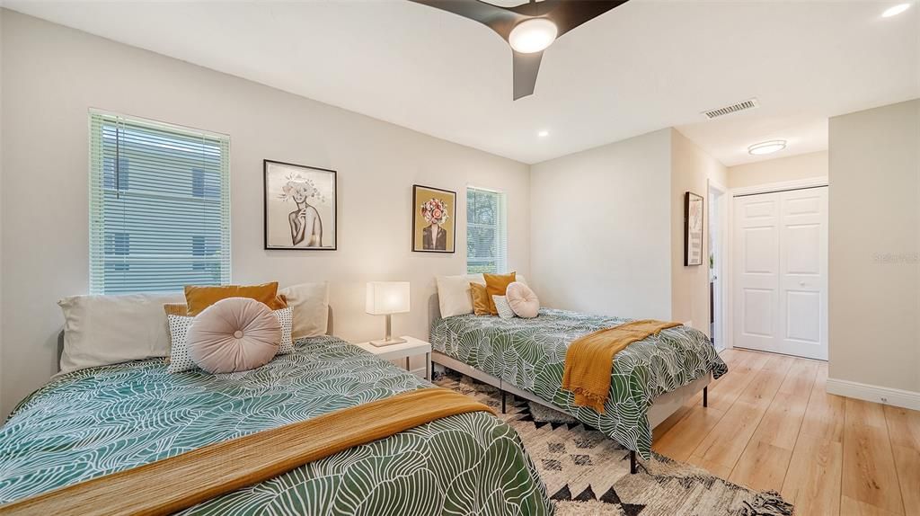 Active With Contract: $2,500 (2 beds, 2 baths, 1118 Square Feet)