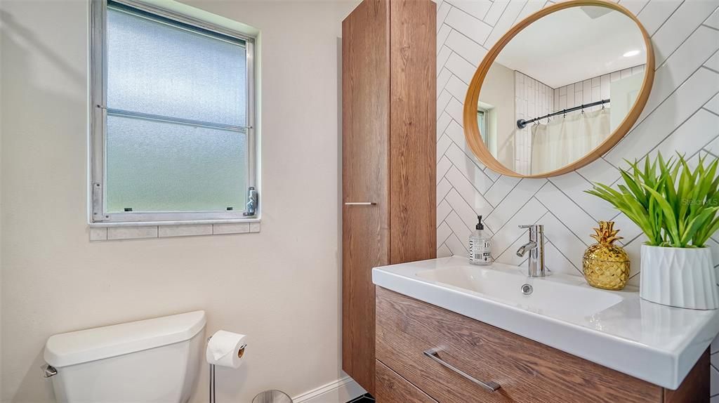 Active With Contract: $2,500 (2 beds, 2 baths, 1118 Square Feet)