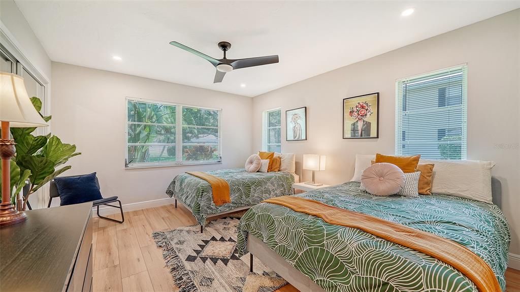 Active With Contract: $2,500 (2 beds, 2 baths, 1118 Square Feet)