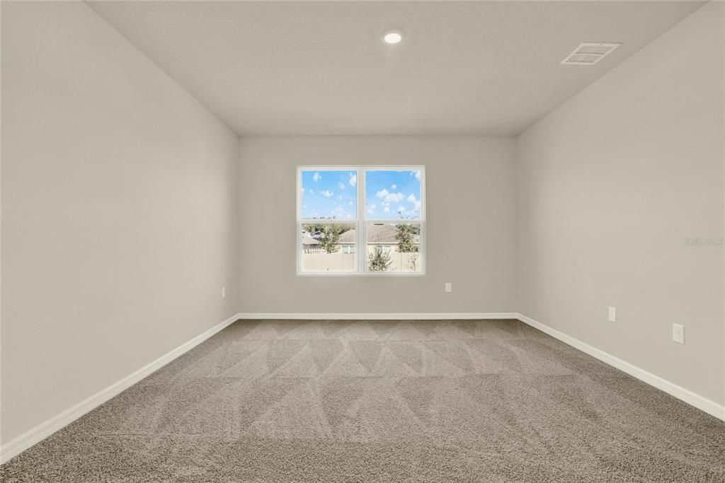 Под контрактом: $479,990 (5 спален, 3 ванн, 2663 Квадратных фут)