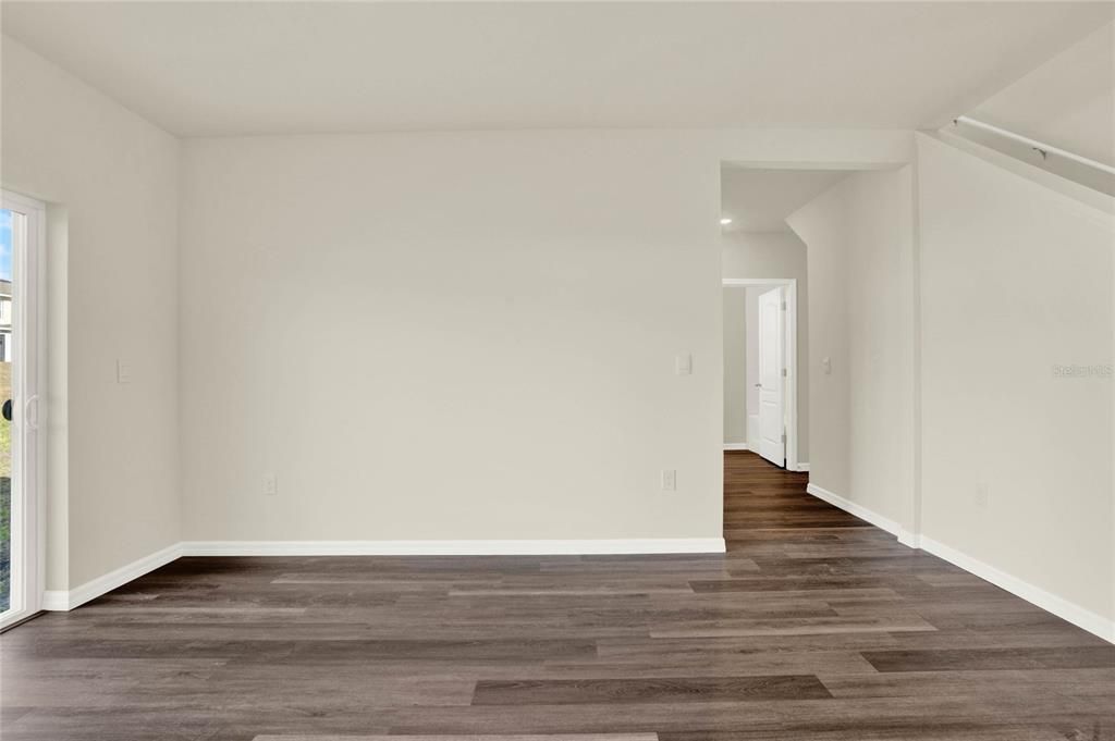 Под контрактом: $479,990 (5 спален, 3 ванн, 2663 Квадратных фут)