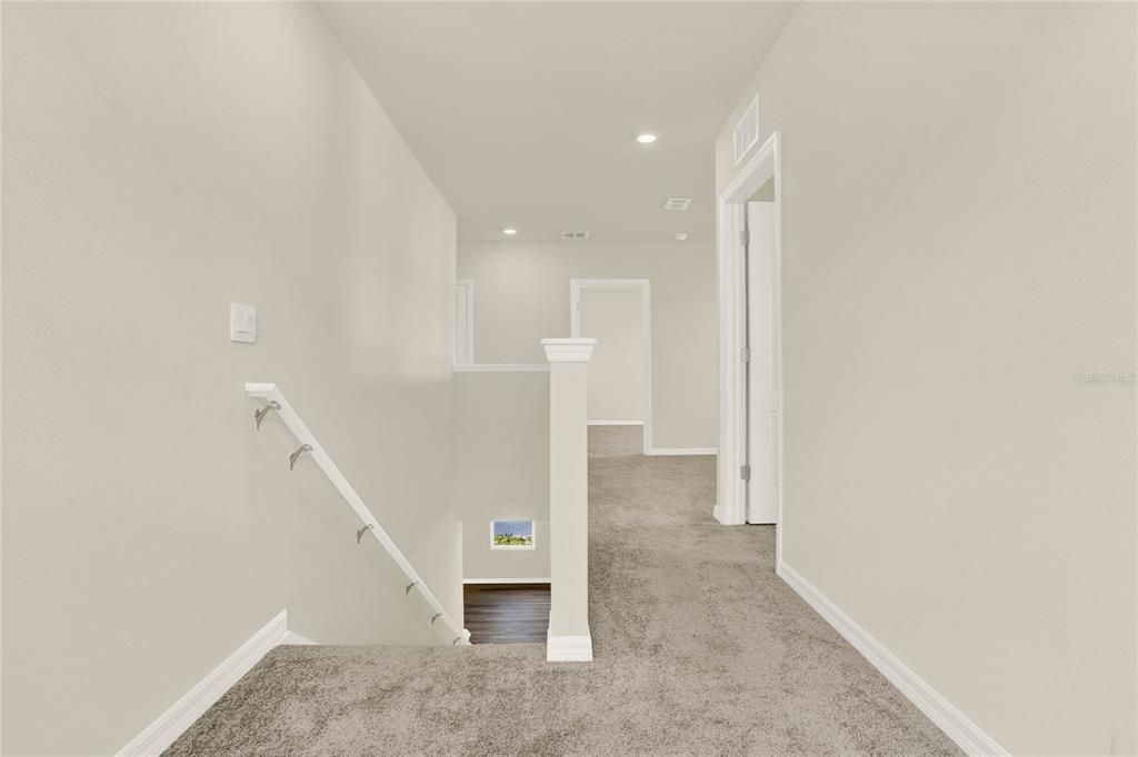 Под контрактом: $479,990 (5 спален, 3 ванн, 2663 Квадратных фут)