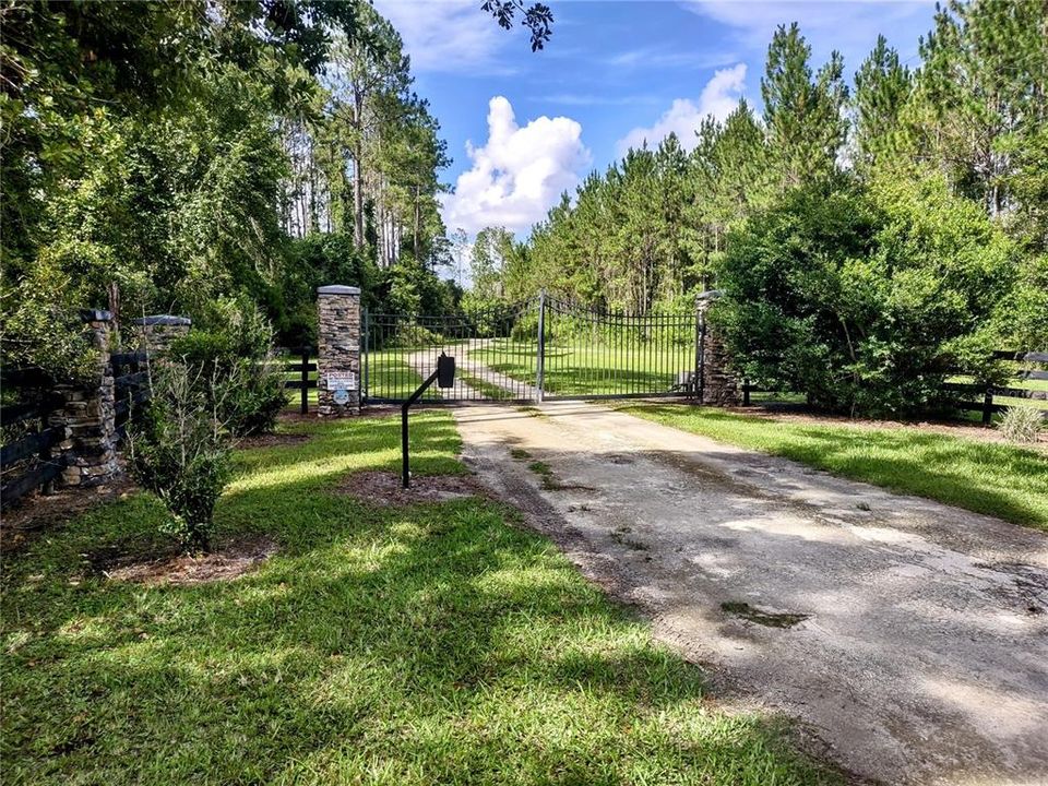 На продажу: $675,000 (3 спален, 2 ванн, 912 Квадратных фут)