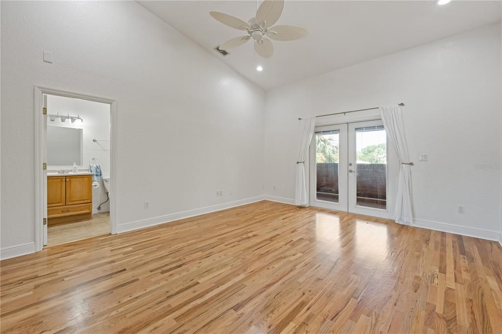 На продажу: $685,000 (2 спален, 2 ванн, 1575 Квадратных фут)