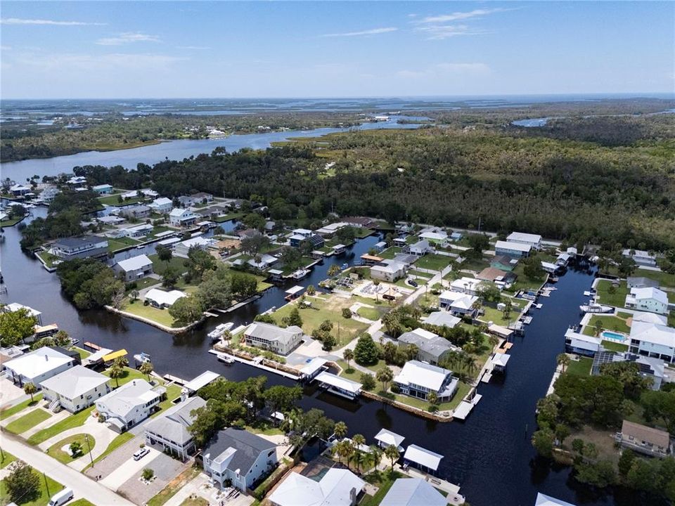 На продажу: $685,000 (2 спален, 2 ванн, 1575 Квадратных фут)