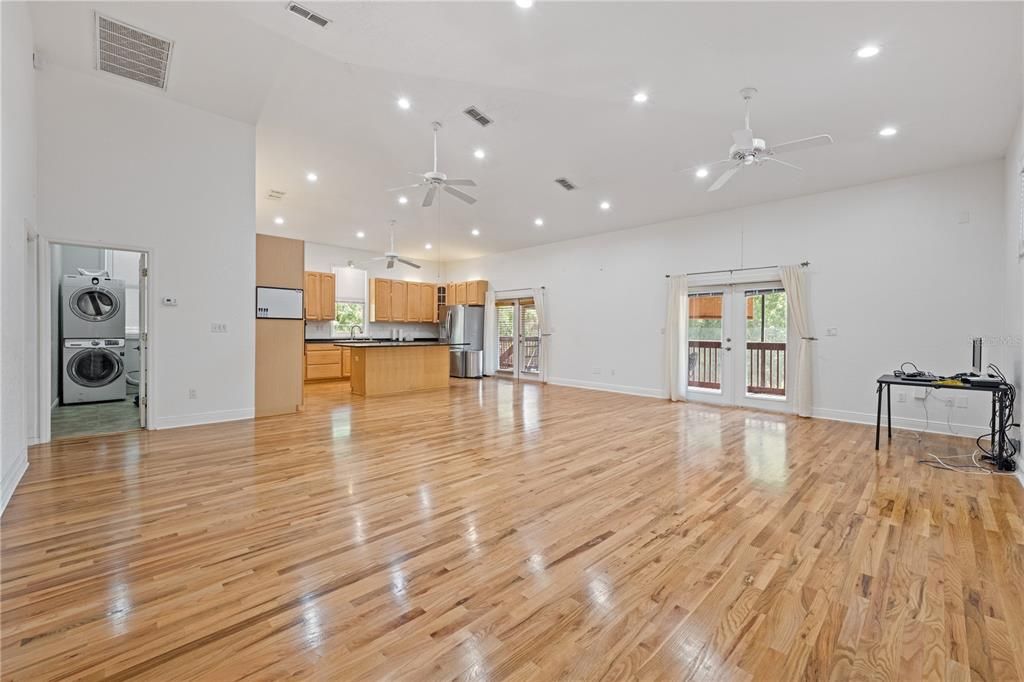 На продажу: $685,000 (2 спален, 2 ванн, 1575 Квадратных фут)