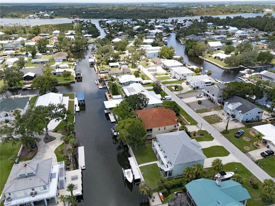 На продажу: $685,000 (2 спален, 2 ванн, 1575 Квадратных фут)